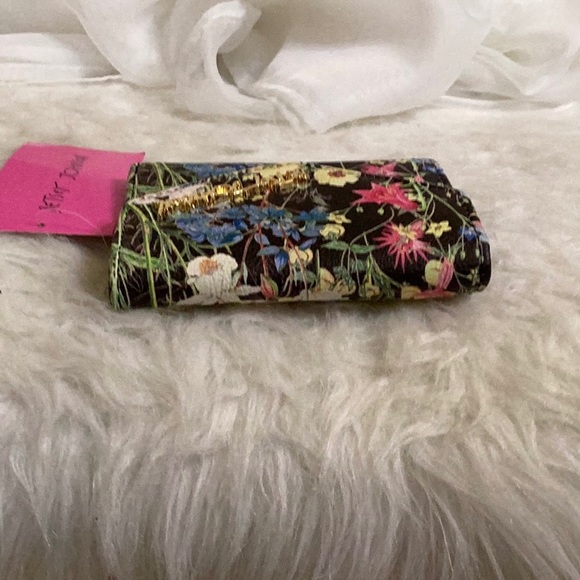 BETSEY JOHNSON, NWT, FLORAL CARD CASE/WALLET - Picture 8 of 15